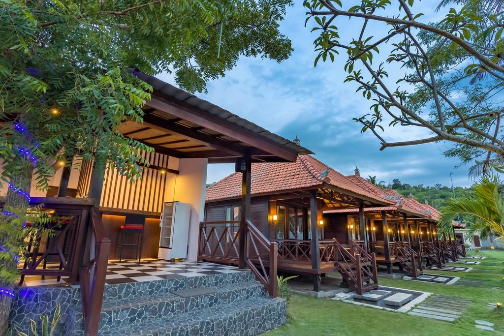 The Bridge Huts Hotel Nusa Lembongan  Exterior photo